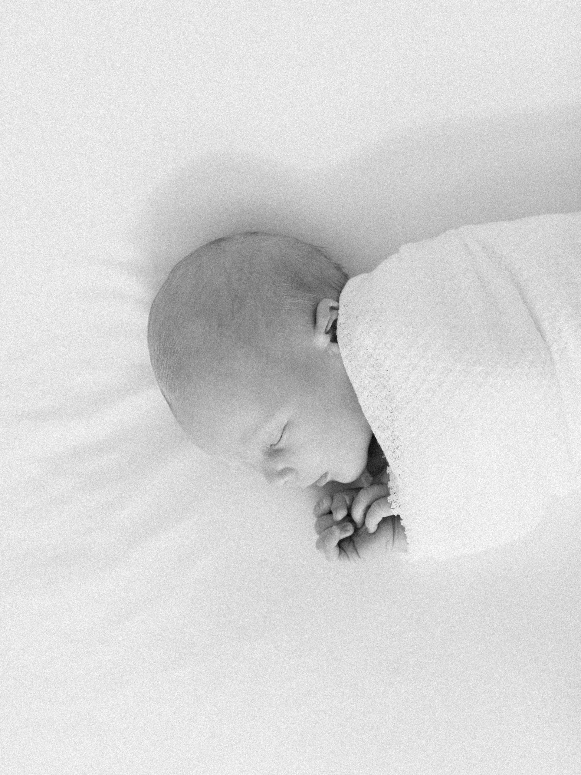 yuma-newborn-photographers-newborn-sleeping-portrait