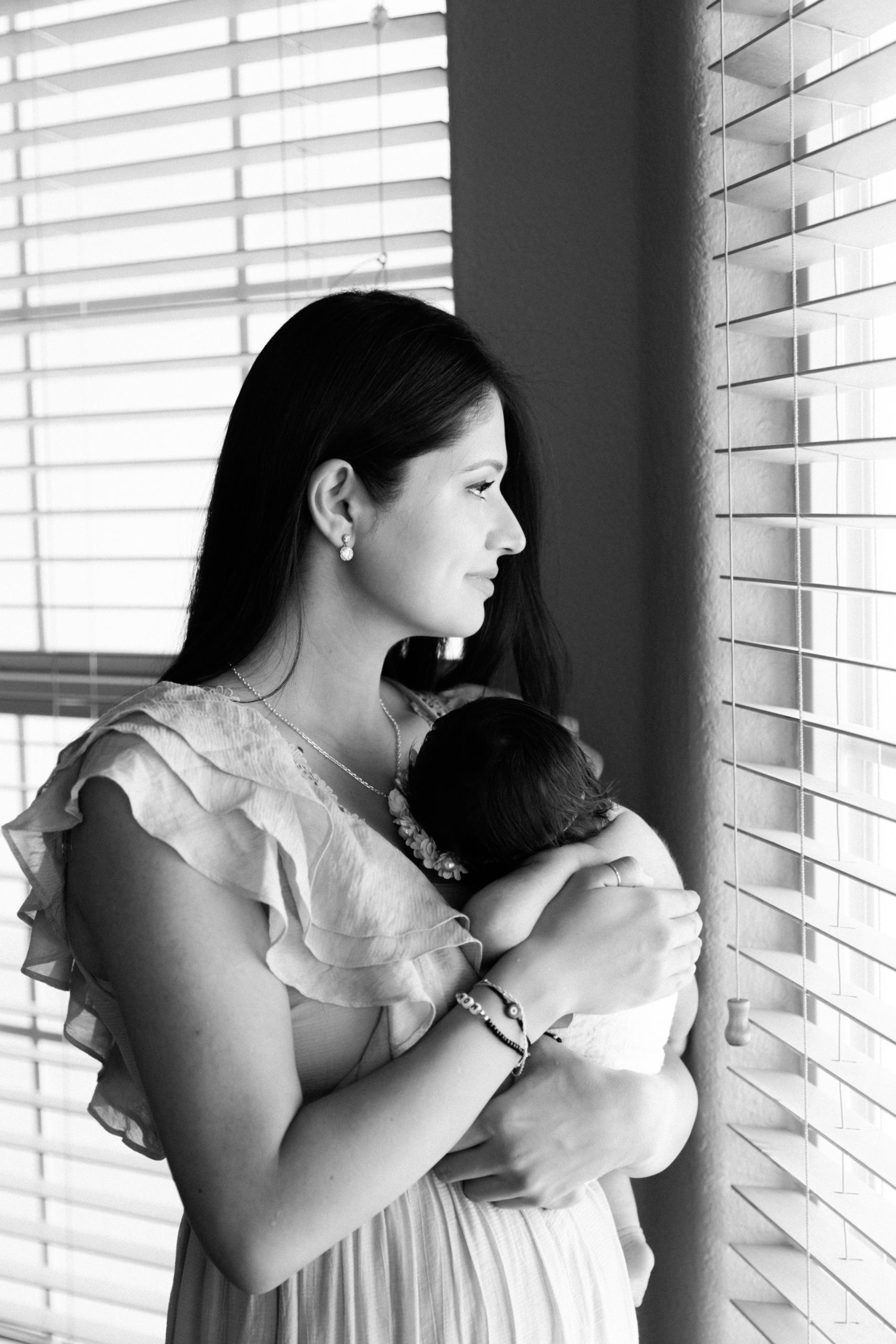 yuma-newborn-photography-black-and-white-mom-and-baby-portrait