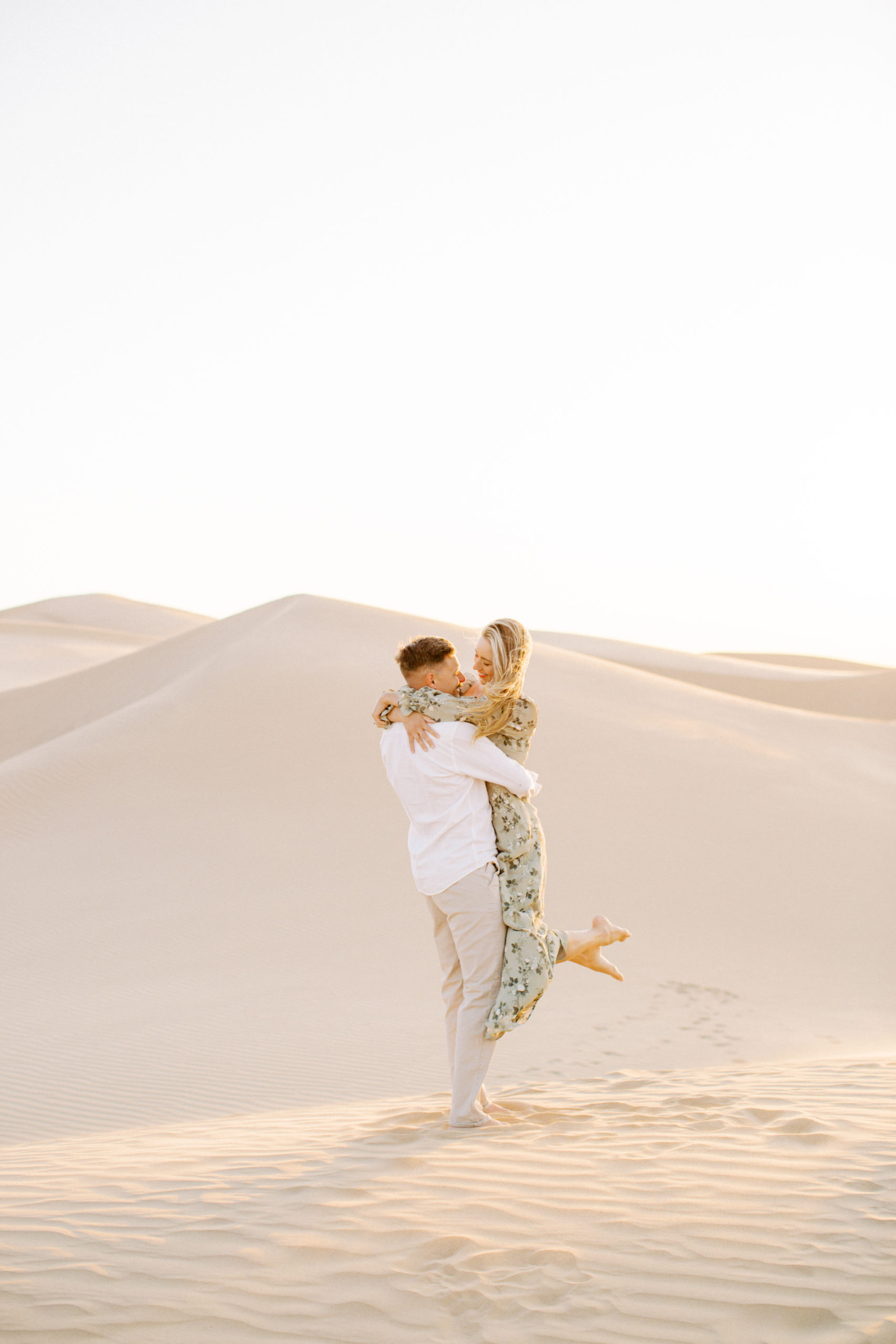 imperial-dunes-yuma-engagement-couple-holding-each-other