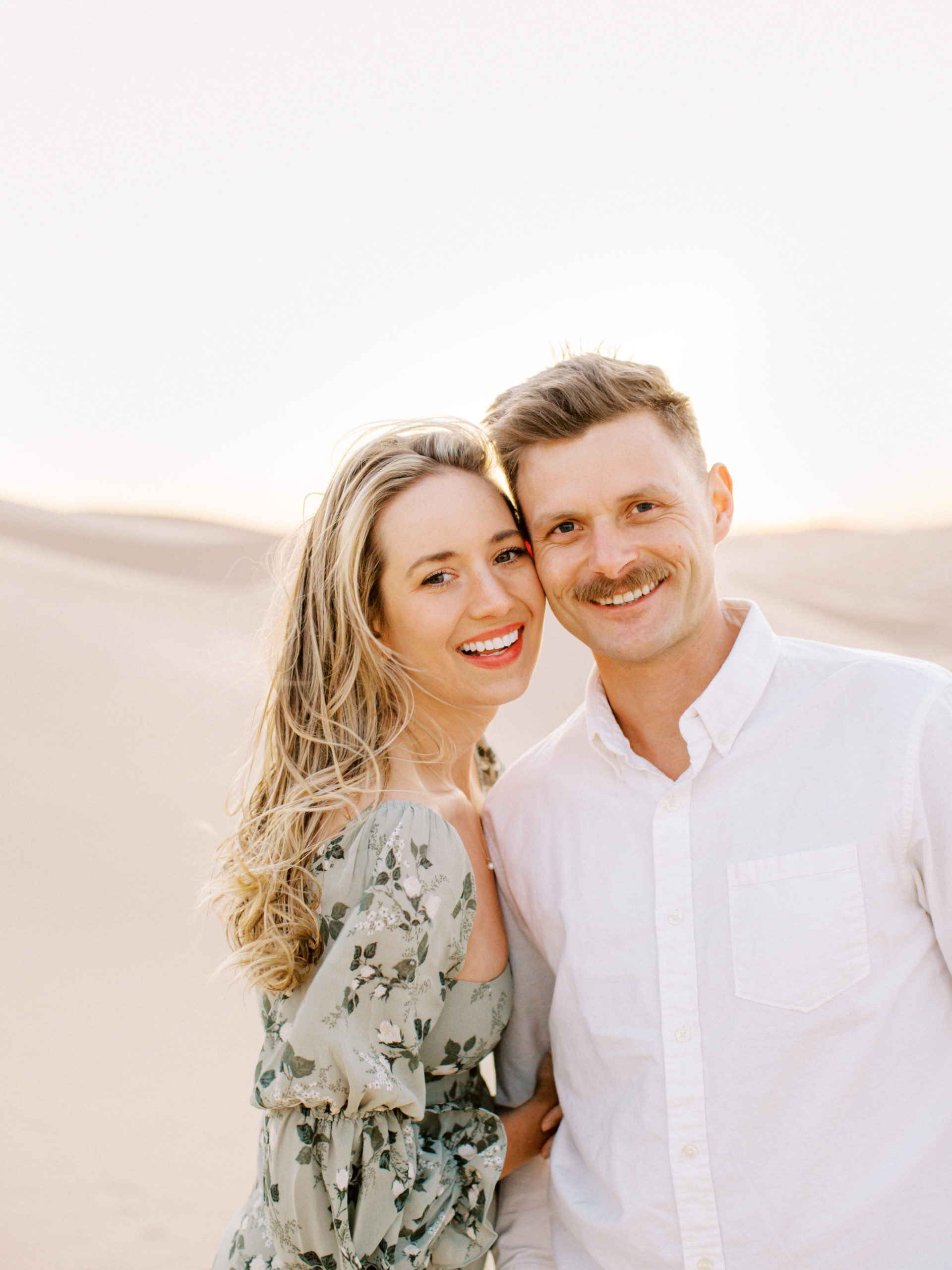 imperial-dunes-yuma-engagement-couple-smiling-image